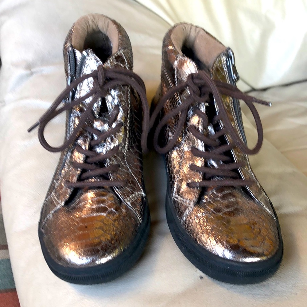 BLOWFISH MALIBUU GOLDEN CROCODILE SNEAKERS